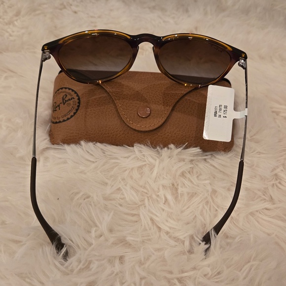 Ray-Ban Polarized Sunglasses - Picture 3 of 11